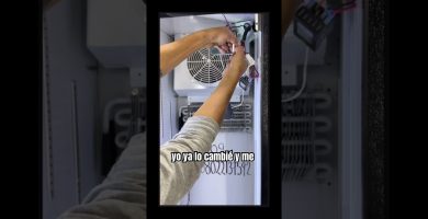 Nevera que muestra error de temperatura en display